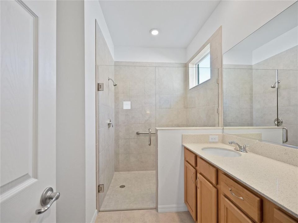 For Sale: $216,612 (2 beds, 2 baths, 1226 Square Feet)