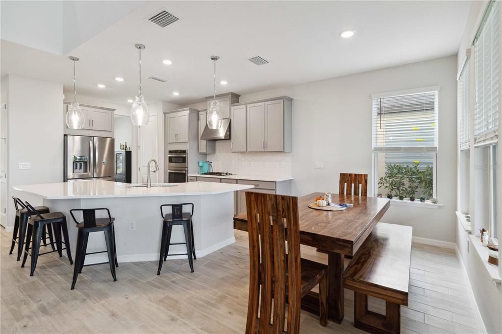 For Sale: $695,000 (4 beds, 3 baths, 2624 Square Feet)