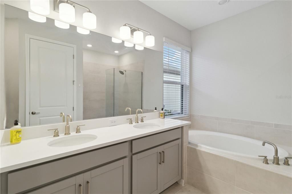 For Sale: $695,000 (4 beds, 3 baths, 2624 Square Feet)