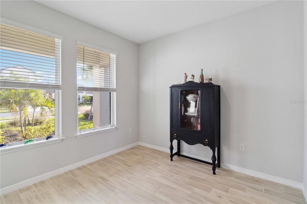 For Sale: $695,000 (4 beds, 3 baths, 2624 Square Feet)