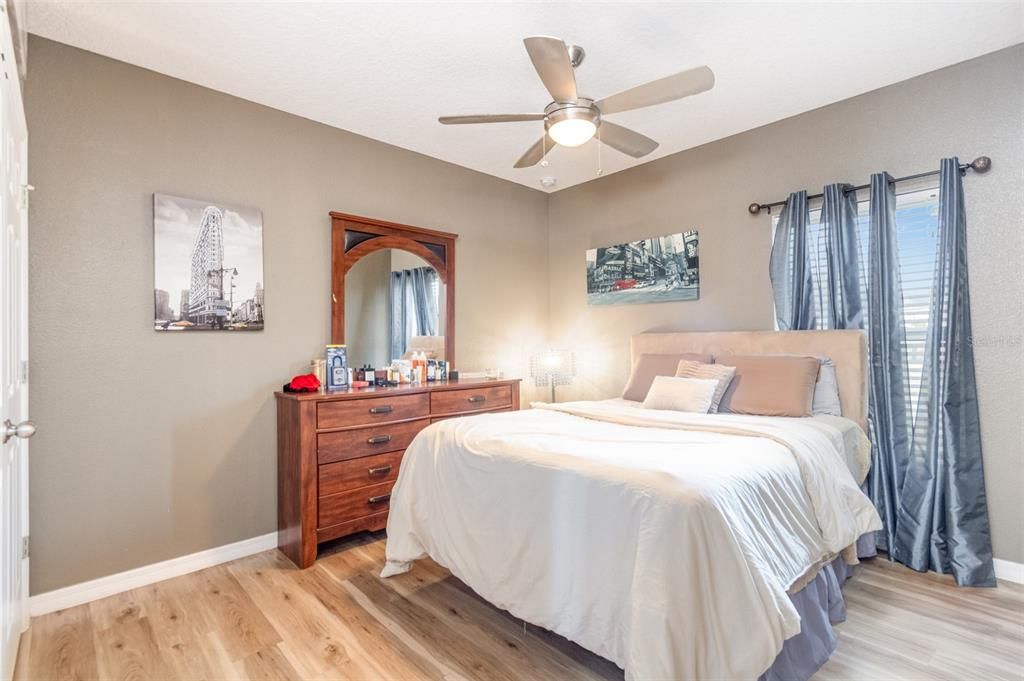 For Sale: $420,000 (4 beds, 2 baths, 1820 Square Feet)