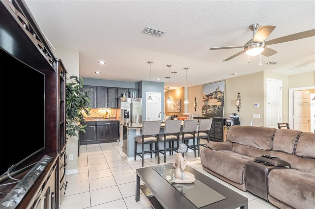 For Sale: $420,000 (4 beds, 2 baths, 1820 Square Feet)