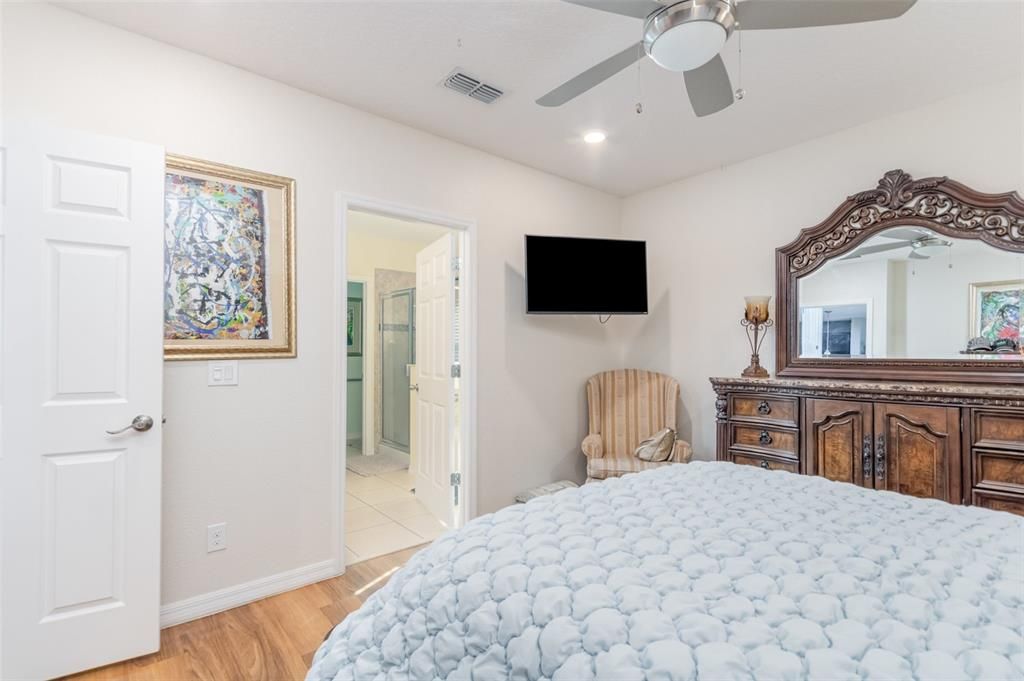 For Sale: $420,000 (4 beds, 2 baths, 1820 Square Feet)