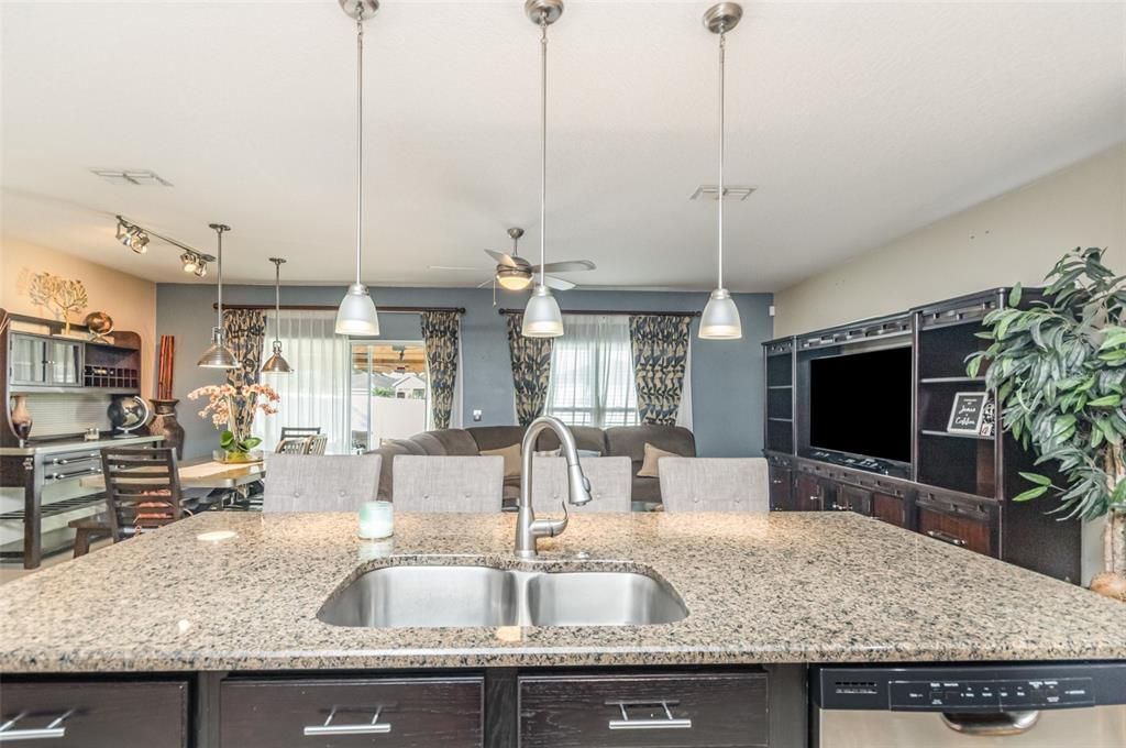 For Sale: $420,000 (4 beds, 2 baths, 1820 Square Feet)