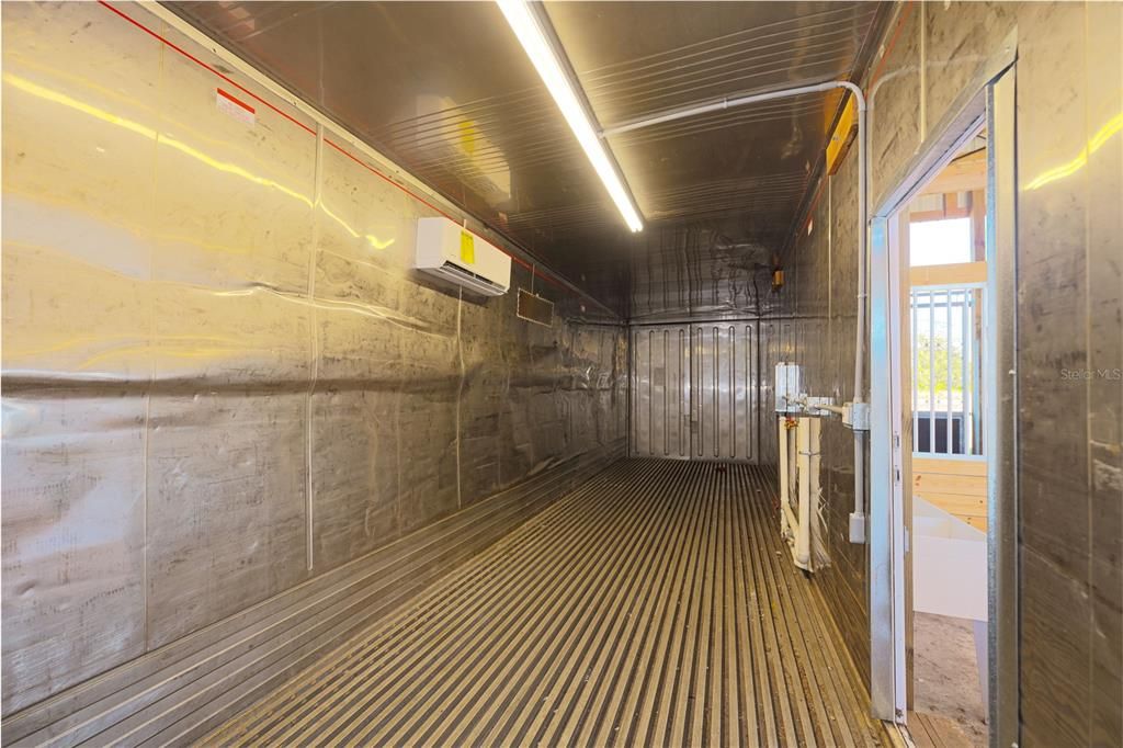 For Rent: $3,300 (3 beds, 2 baths, 960 Square Feet)