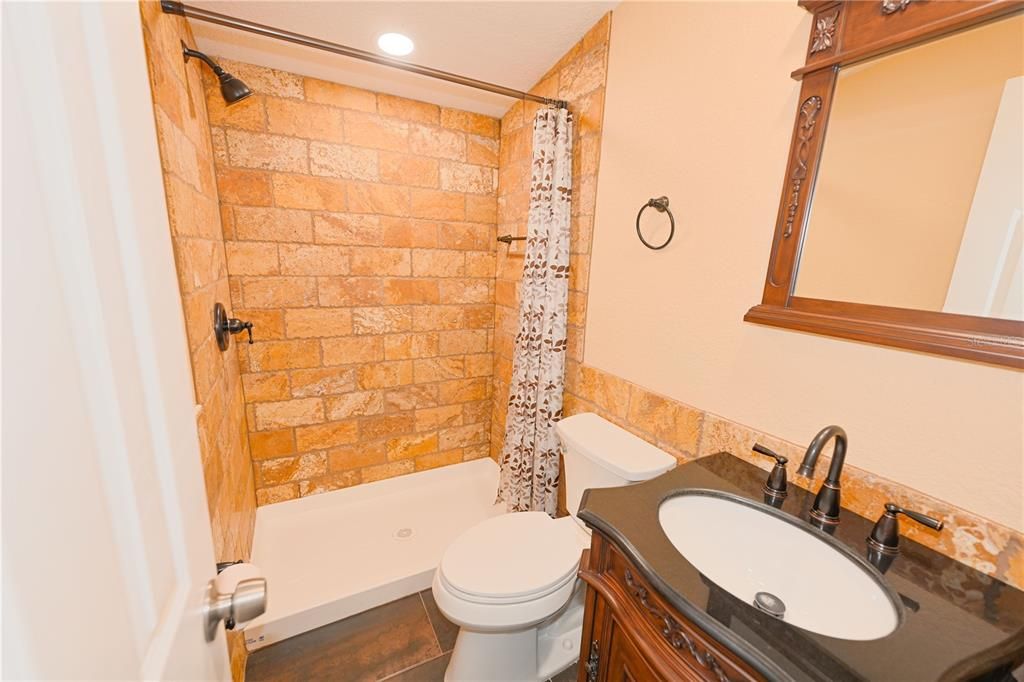 For Rent: $3,300 (3 beds, 2 baths, 960 Square Feet)