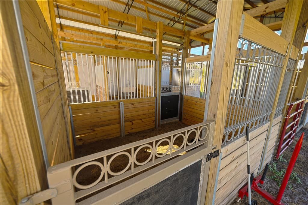 For Rent: $3,300 (3 beds, 2 baths, 960 Square Feet)