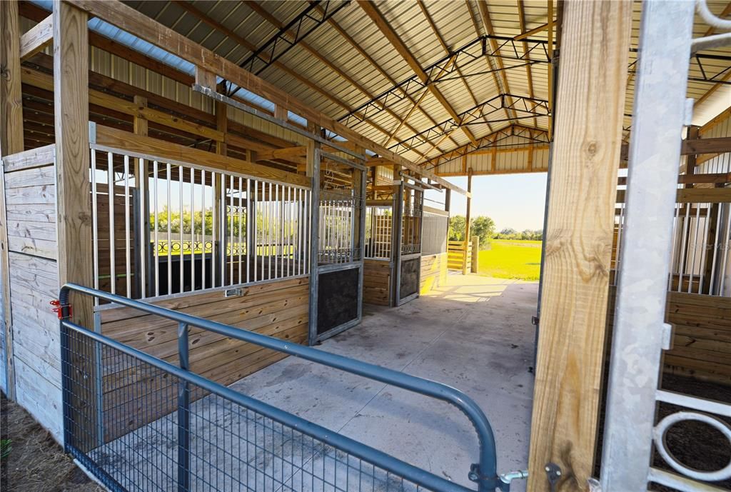 For Rent: $3,300 (3 beds, 2 baths, 960 Square Feet)