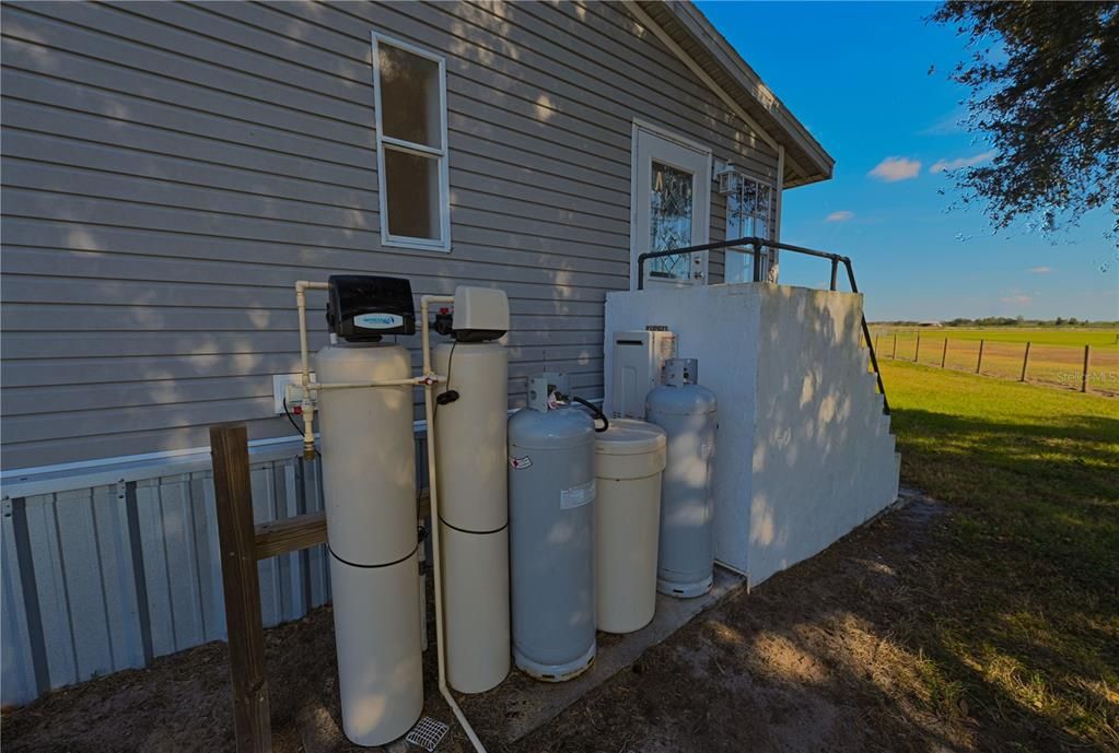 For Rent: $3,300 (3 beds, 2 baths, 960 Square Feet)