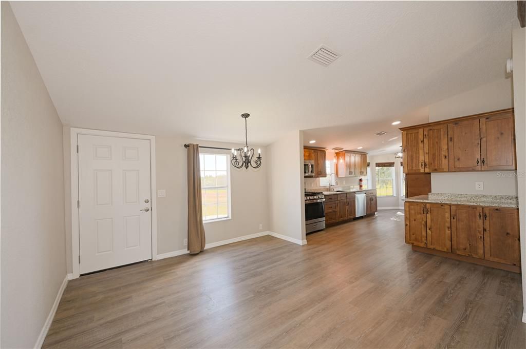 For Rent: $3,300 (3 beds, 2 baths, 960 Square Feet)