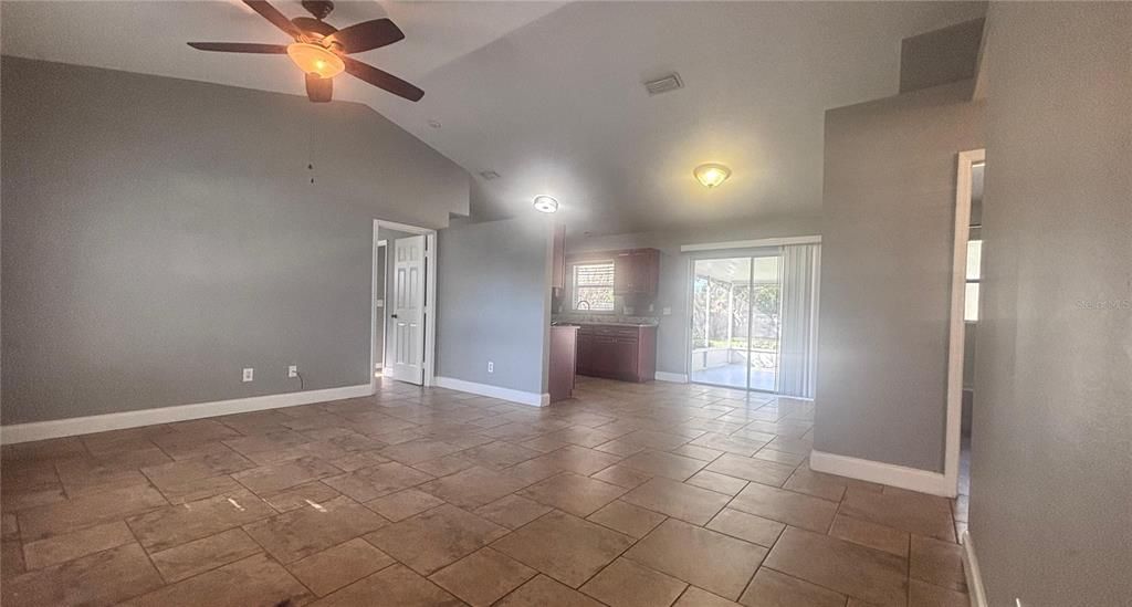 For Rent: $2,100 (3 beds, 2 baths, 1184 Square Feet)