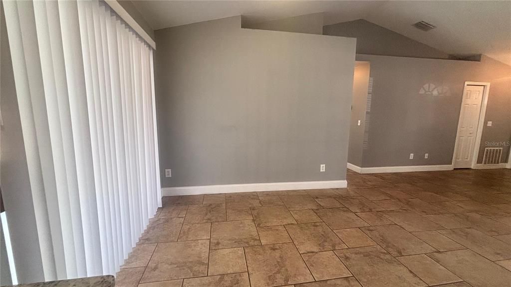 For Rent: $2,100 (3 beds, 2 baths, 1184 Square Feet)