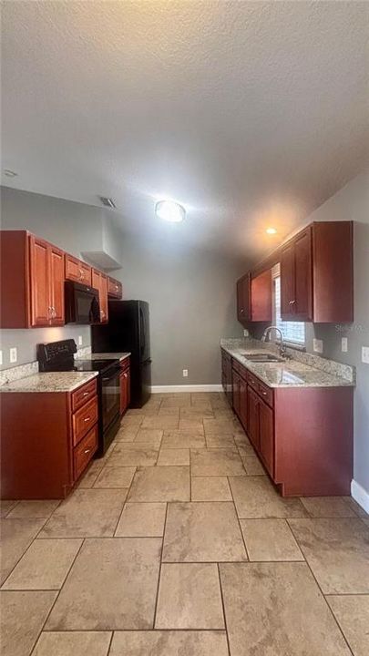 For Rent: $2,100 (3 beds, 2 baths, 1184 Square Feet)