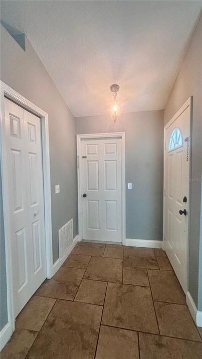 For Rent: $2,100 (3 beds, 2 baths, 1184 Square Feet)