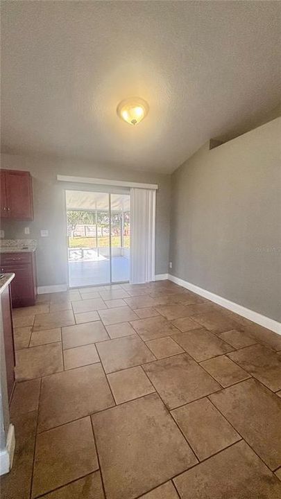 For Rent: $2,100 (3 beds, 2 baths, 1184 Square Feet)