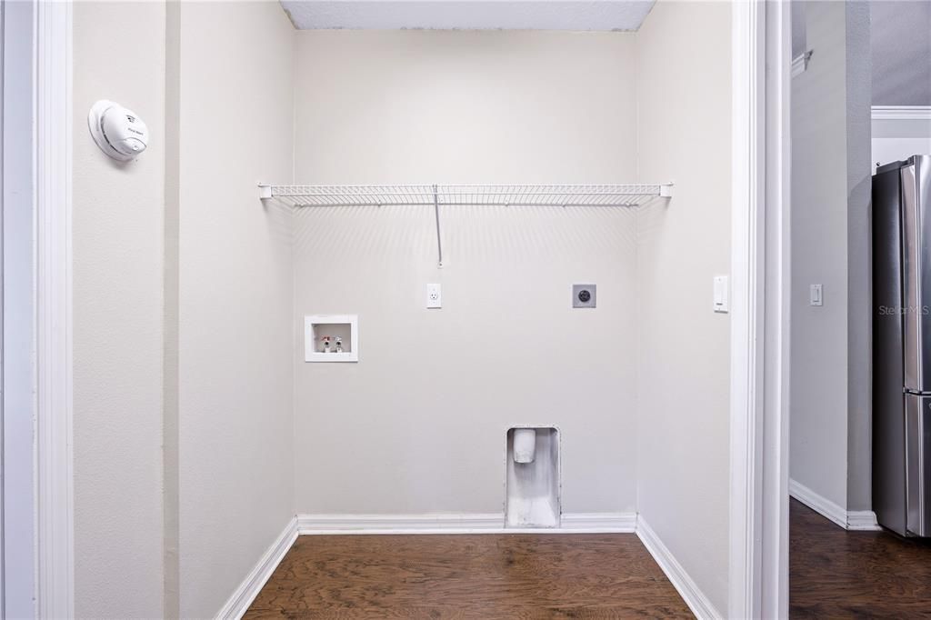 На продажу: $310,000 (3 спален, 2 ванн, 1710 Квадратных фут)