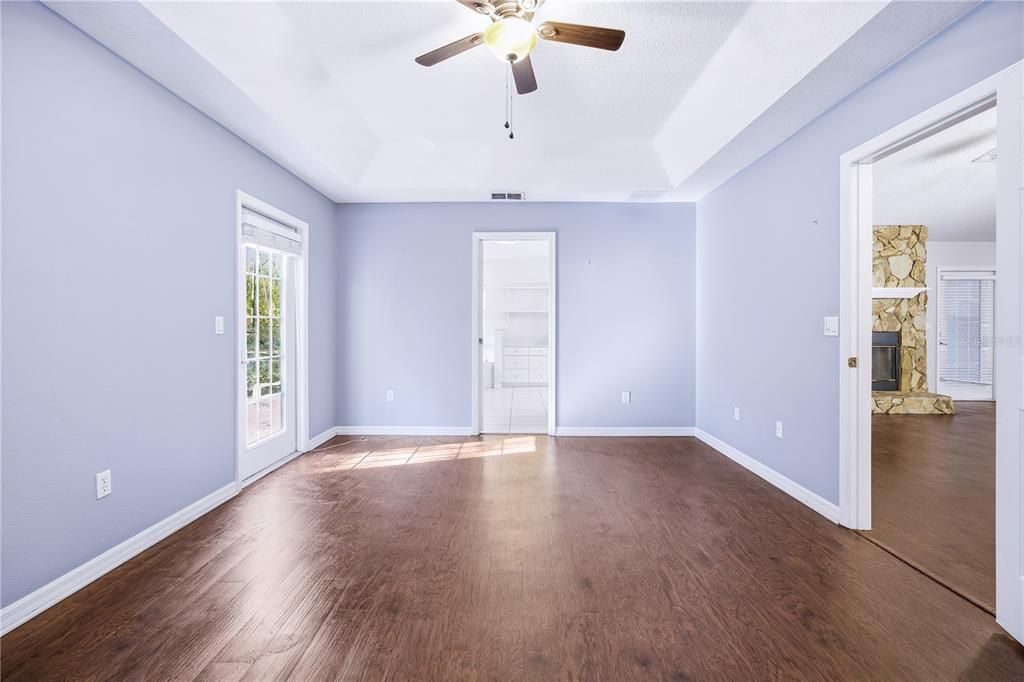 На продажу: $310,000 (3 спален, 2 ванн, 1710 Квадратных фут)