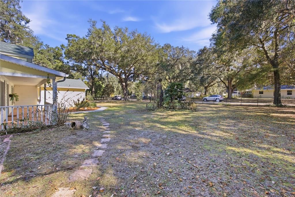 На продажу: $310,000 (3 спален, 2 ванн, 1710 Квадратных фут)