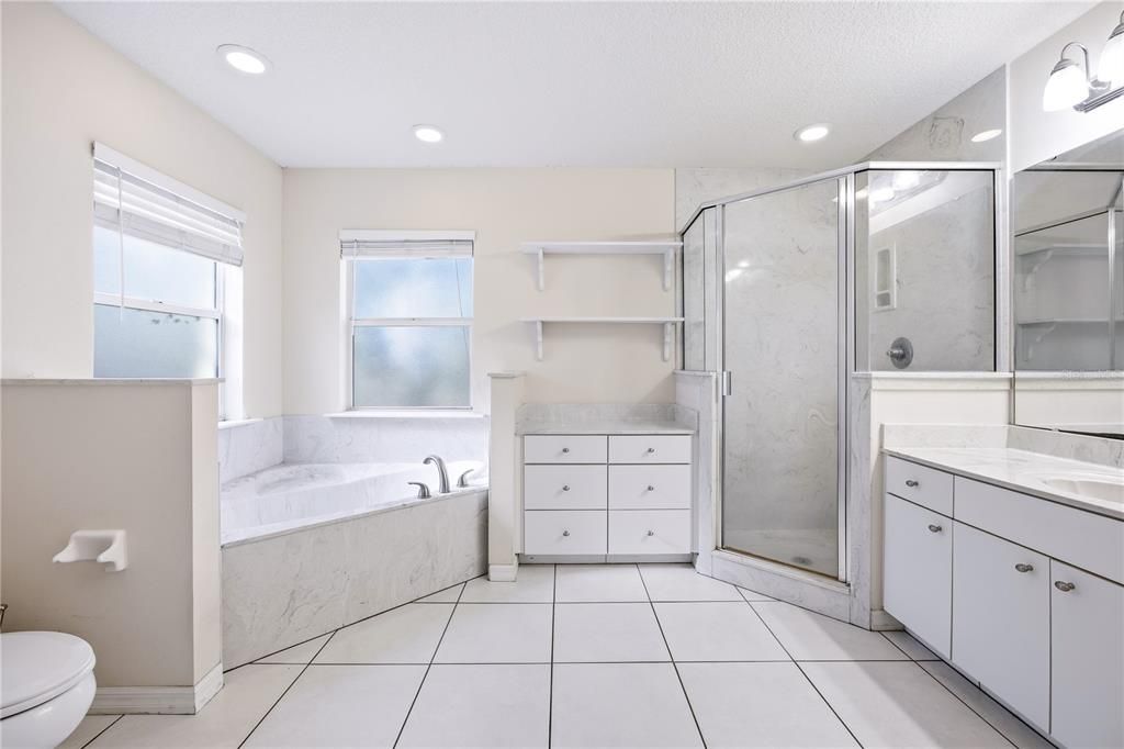 На продажу: $310,000 (3 спален, 2 ванн, 1710 Квадратных фут)