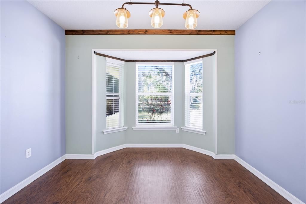 На продажу: $310,000 (3 спален, 2 ванн, 1710 Квадратных фут)