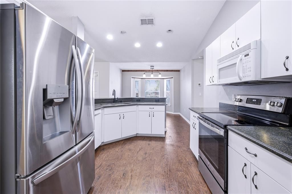 На продажу: $310,000 (3 спален, 2 ванн, 1710 Квадратных фут)