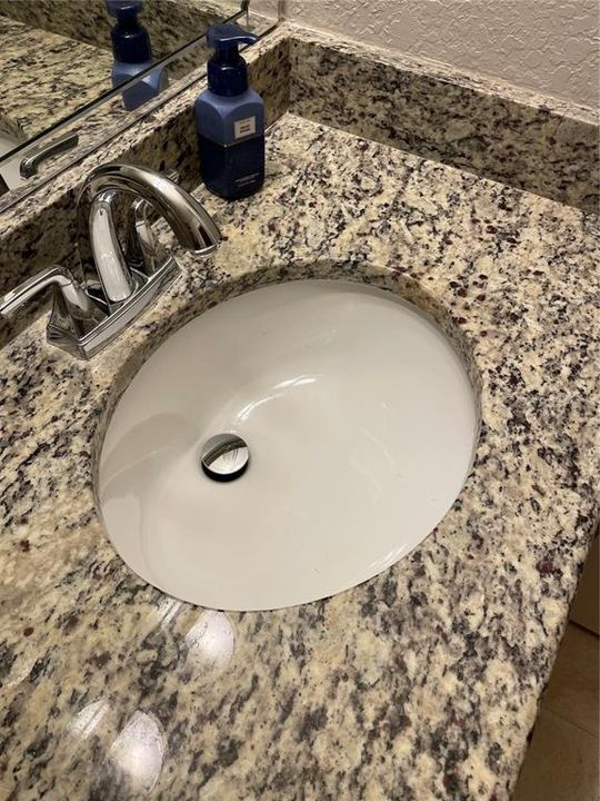 出租: $1,600 (1 贝兹, 1 浴室, 742 平方英尺)