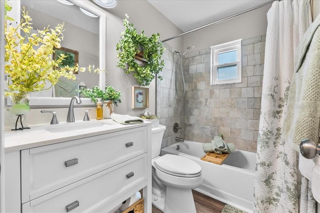 For Sale: $310,000 (3 beds, 2 baths, 1328 Square Feet)