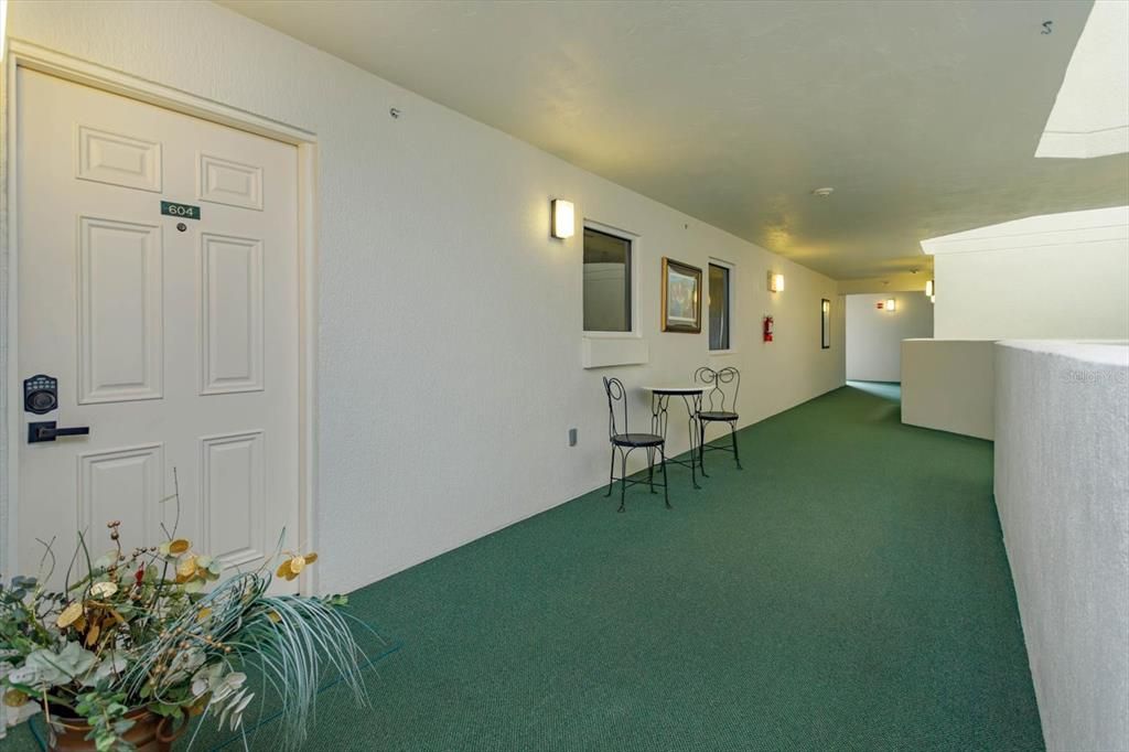 En Venta: $565,000 (3 camas, 3 baños, 2440 Pies cuadrados)