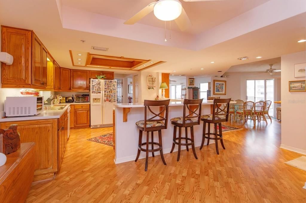 En Venta: $565,000 (3 camas, 3 baños, 2440 Pies cuadrados)