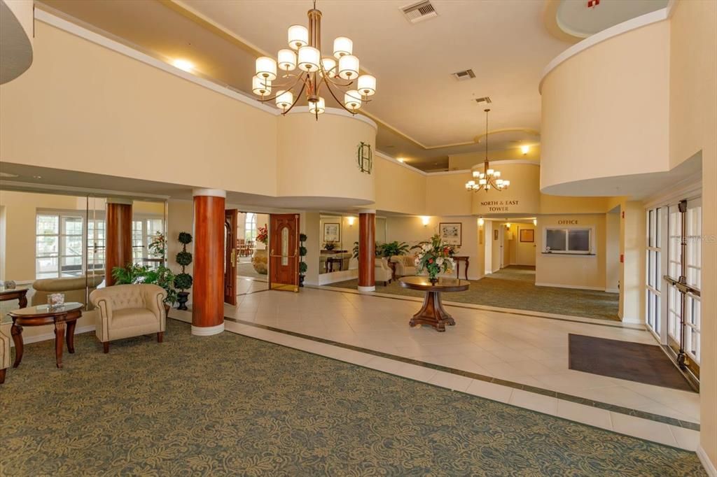 En Venta: $565,000 (3 camas, 3 baños, 2440 Pies cuadrados)