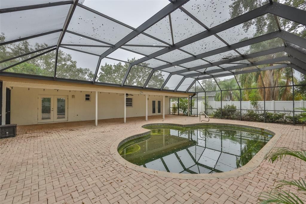 For Sale: $700,000 (3 beds, 2 baths, 2125 Square Feet)