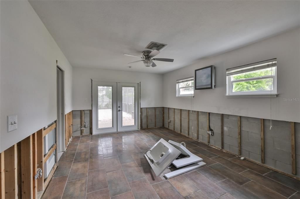 For Sale: $700,000 (3 beds, 2 baths, 2125 Square Feet)