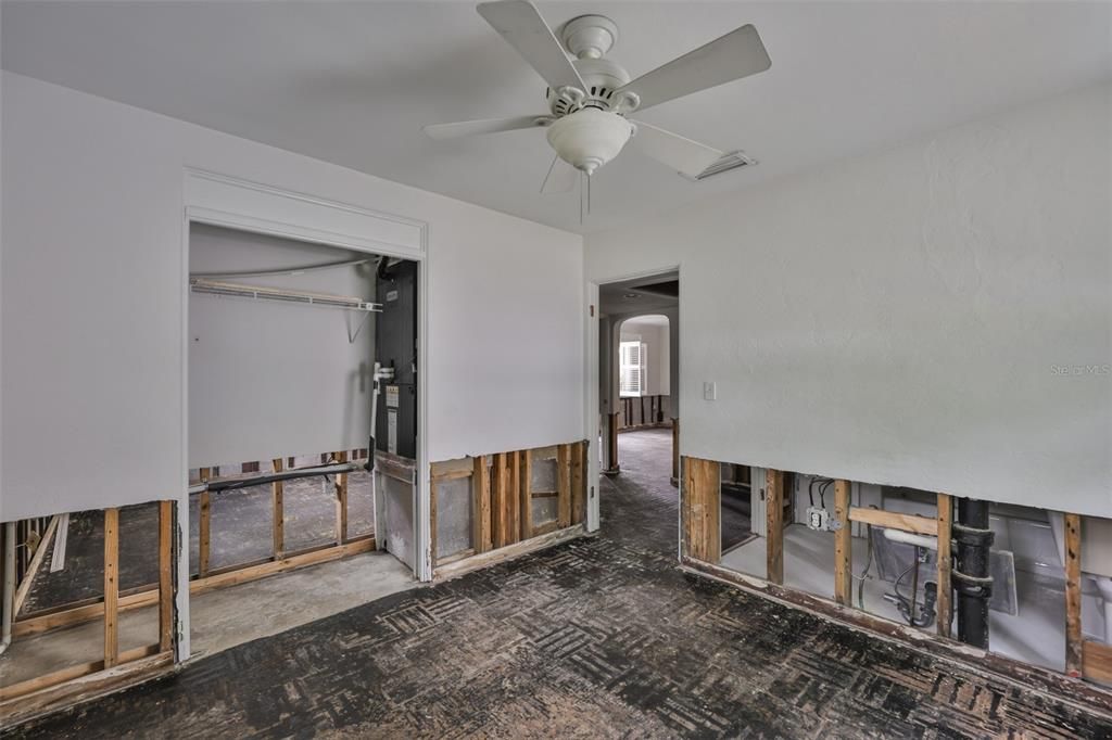 For Sale: $700,000 (3 beds, 2 baths, 2125 Square Feet)