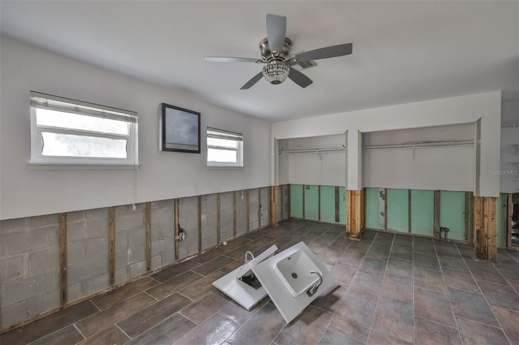 For Sale: $700,000 (3 beds, 2 baths, 2125 Square Feet)