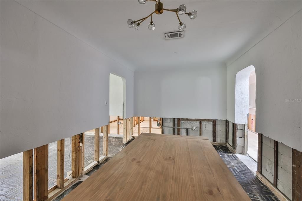 For Sale: $700,000 (3 beds, 2 baths, 2125 Square Feet)