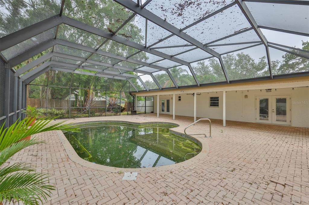 For Sale: $700,000 (3 beds, 2 baths, 2125 Square Feet)