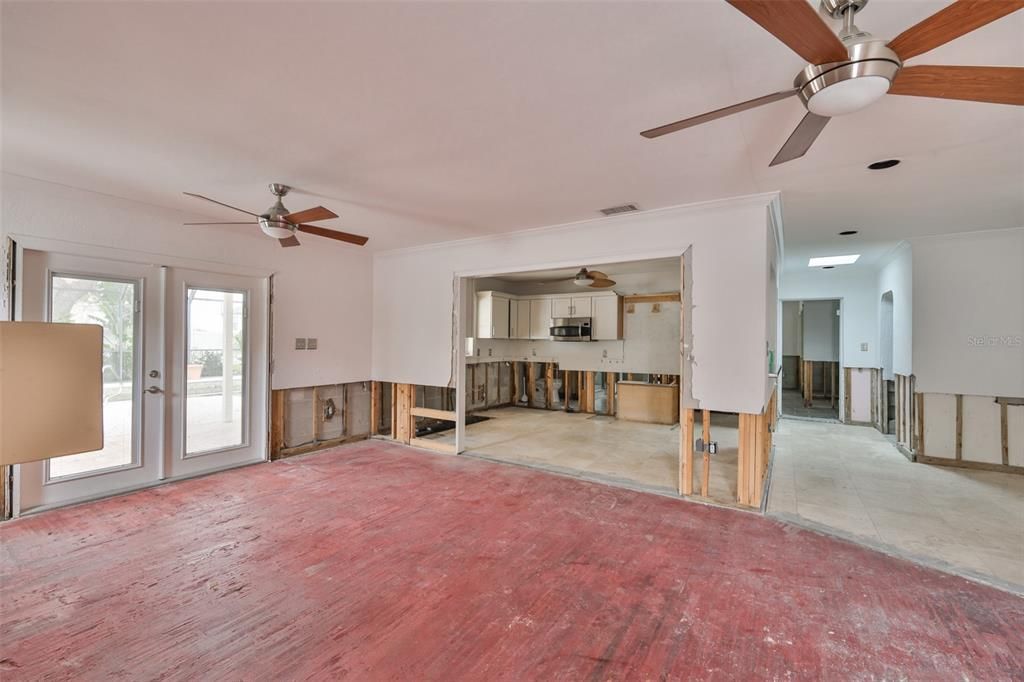 For Sale: $700,000 (3 beds, 2 baths, 2125 Square Feet)