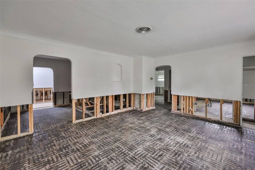 For Sale: $700,000 (3 beds, 2 baths, 2125 Square Feet)