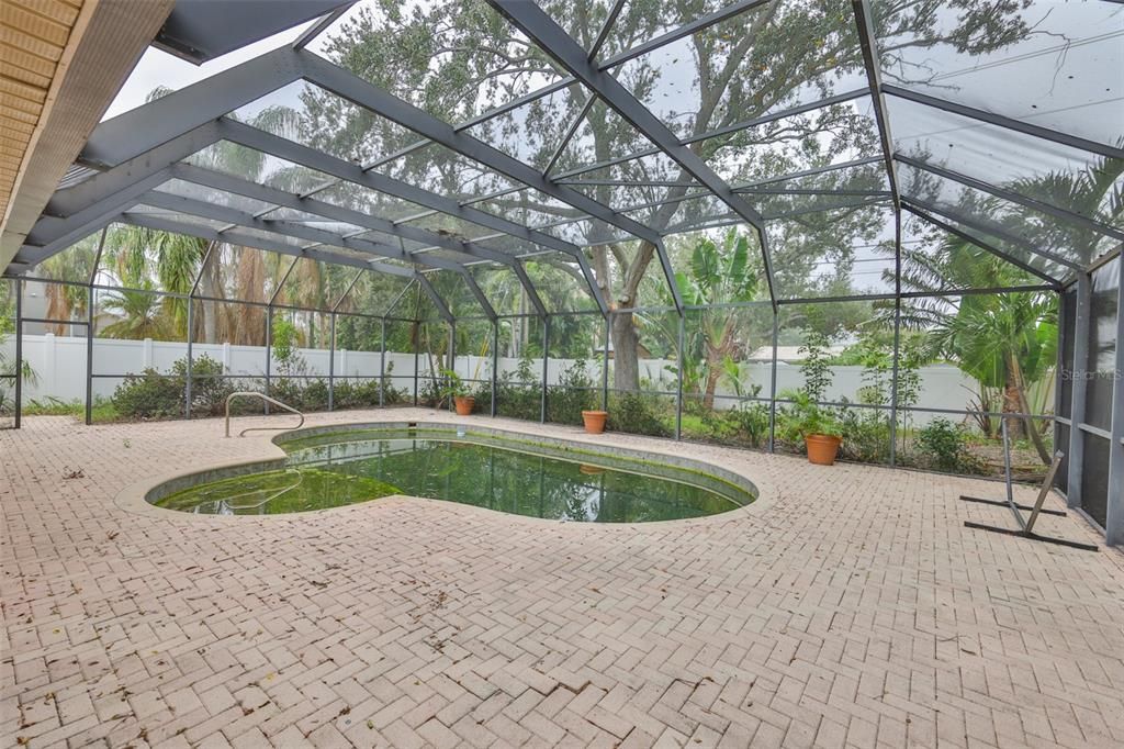 For Sale: $700,000 (3 beds, 2 baths, 2125 Square Feet)