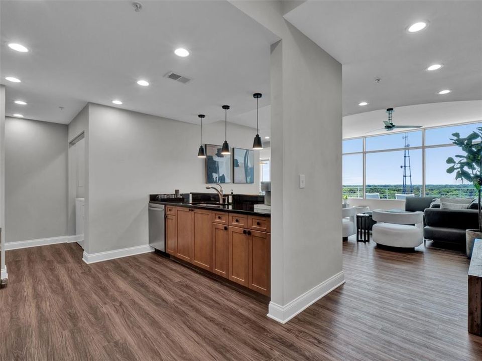 В аренду: $6,000 (2 спален, 2 ванн, 1644 Квадратных фут)