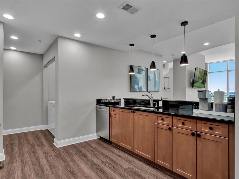 В аренду: $6,000 (2 спален, 2 ванн, 1644 Квадратных фут)