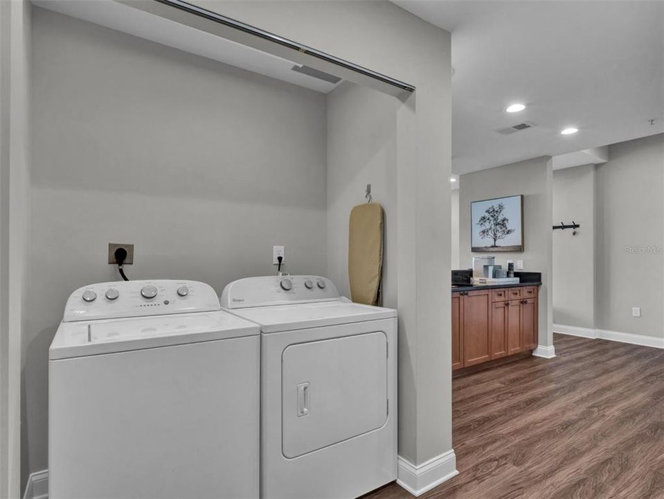 В аренду: $6,000 (2 спален, 2 ванн, 1644 Квадратных фут)