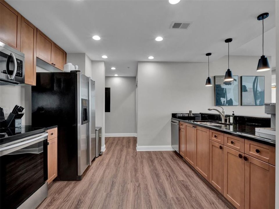 В аренду: $6,000 (2 спален, 2 ванн, 1644 Квадратных фут)