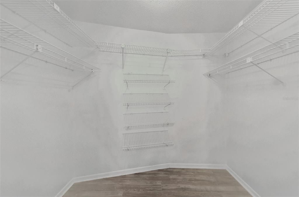 For Sale: $489,000 (3 beds, 2 baths, 2224 Square Feet)