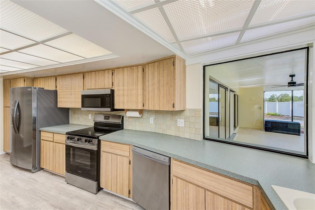 For Sale: $489,000 (3 beds, 2 baths, 2224 Square Feet)