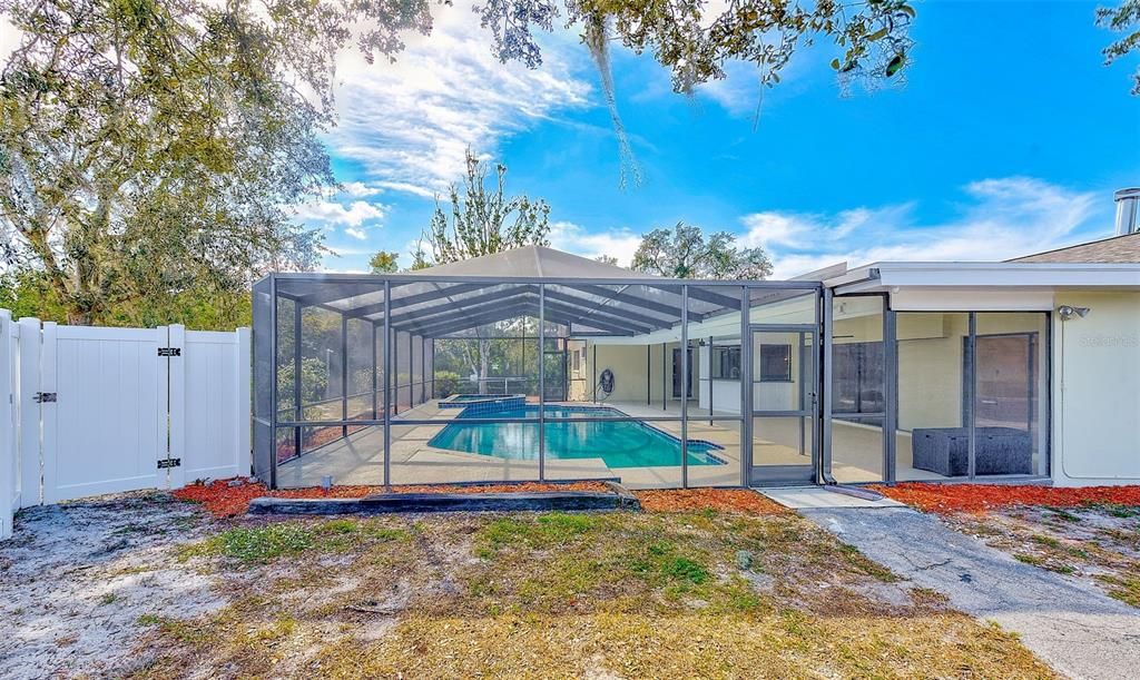 For Sale: $489,000 (3 beds, 2 baths, 2224 Square Feet)