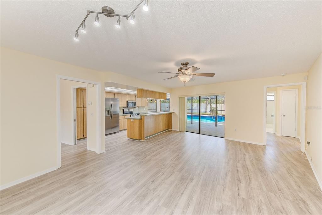 For Sale: $489,000 (3 beds, 2 baths, 2224 Square Feet)