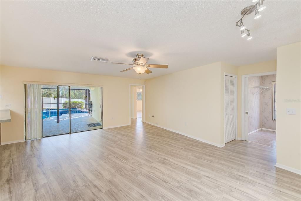 For Sale: $489,000 (3 beds, 2 baths, 2224 Square Feet)