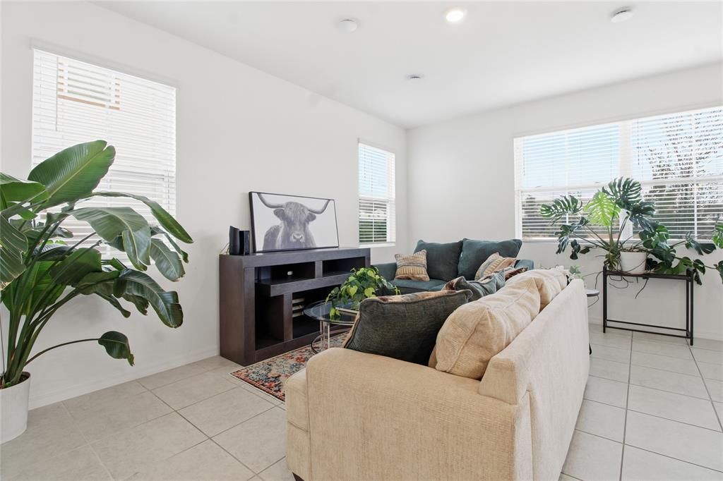 En Venta: $338,600 (3 camas, 2 baños, 1653 Pies cuadrados)