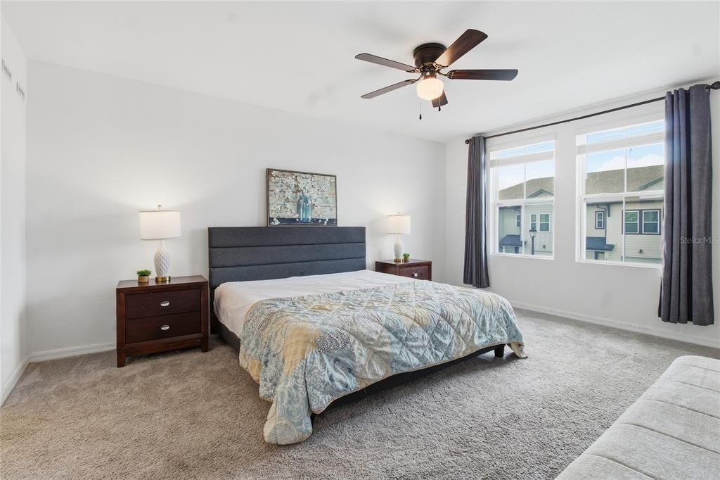 En Venta: $338,600 (3 camas, 2 baños, 1653 Pies cuadrados)